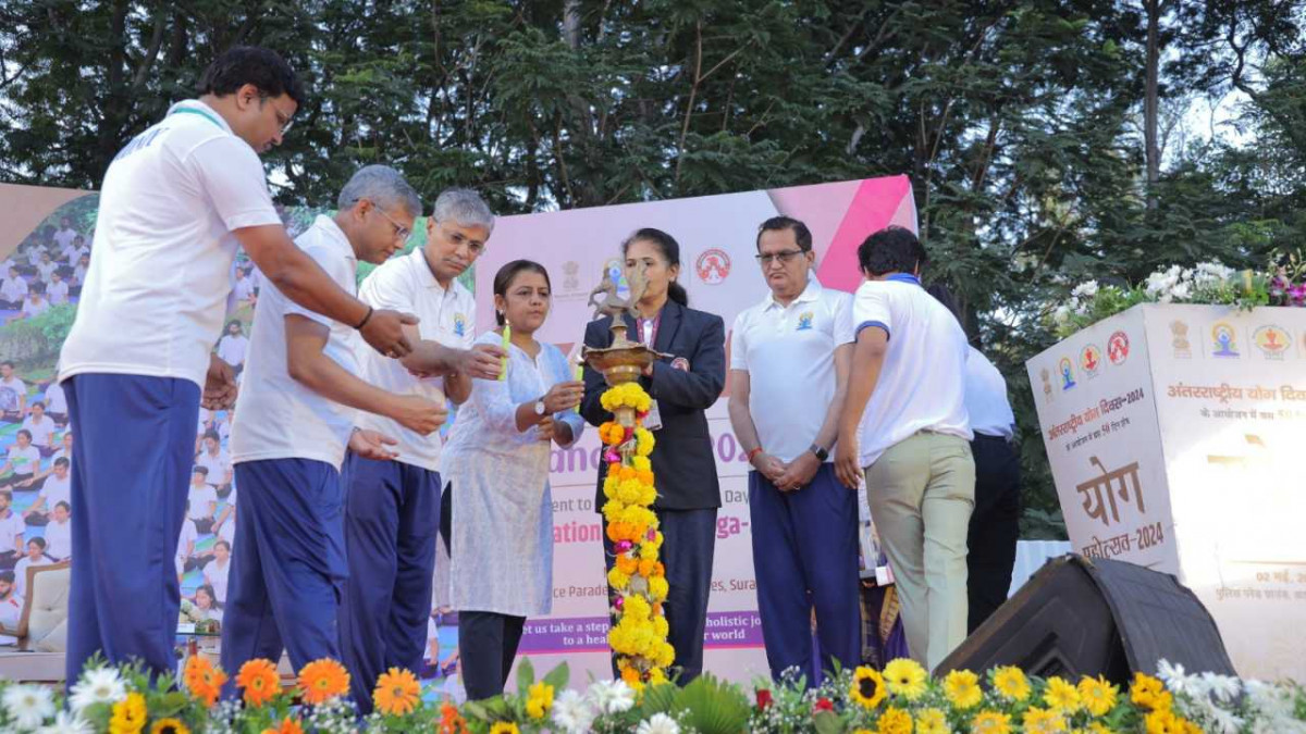 Yoga Mahotsav In Surat Marks 50th Countdown To IDY 2024 | Loktej Surat