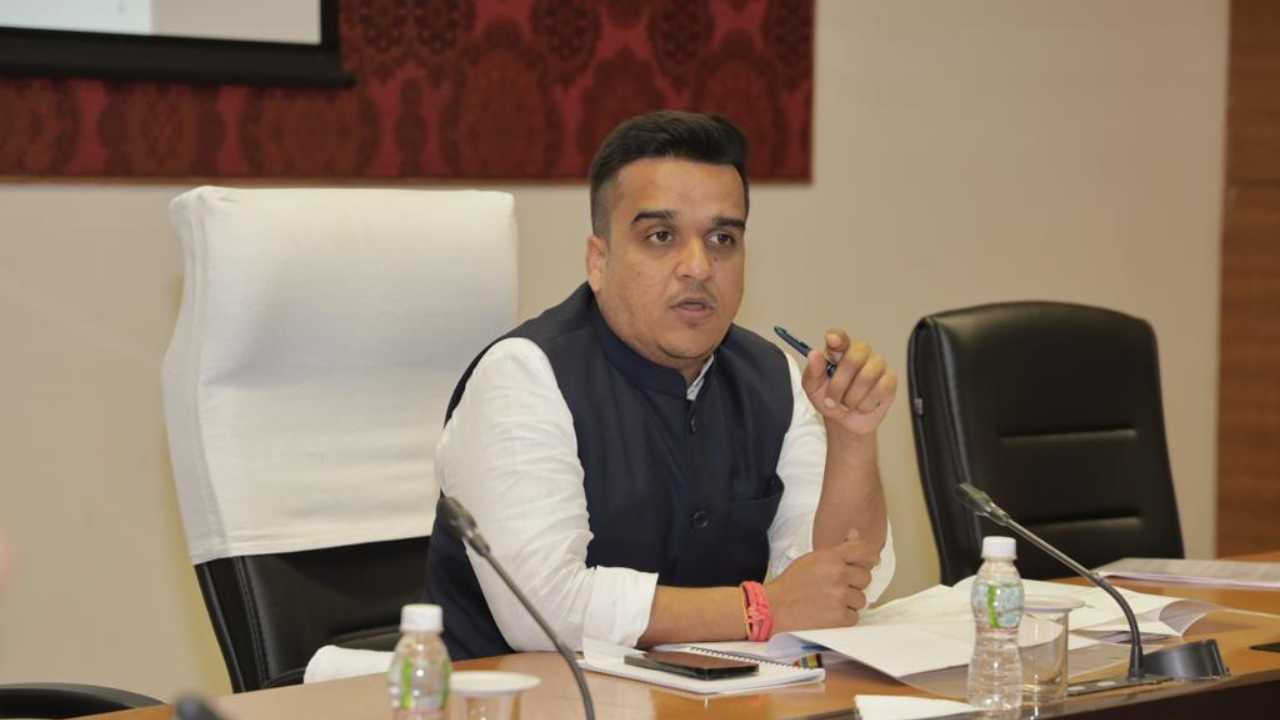 State-Transport-Home-Minister-Harsh-Sanghvi-MLA-Surat-Majura