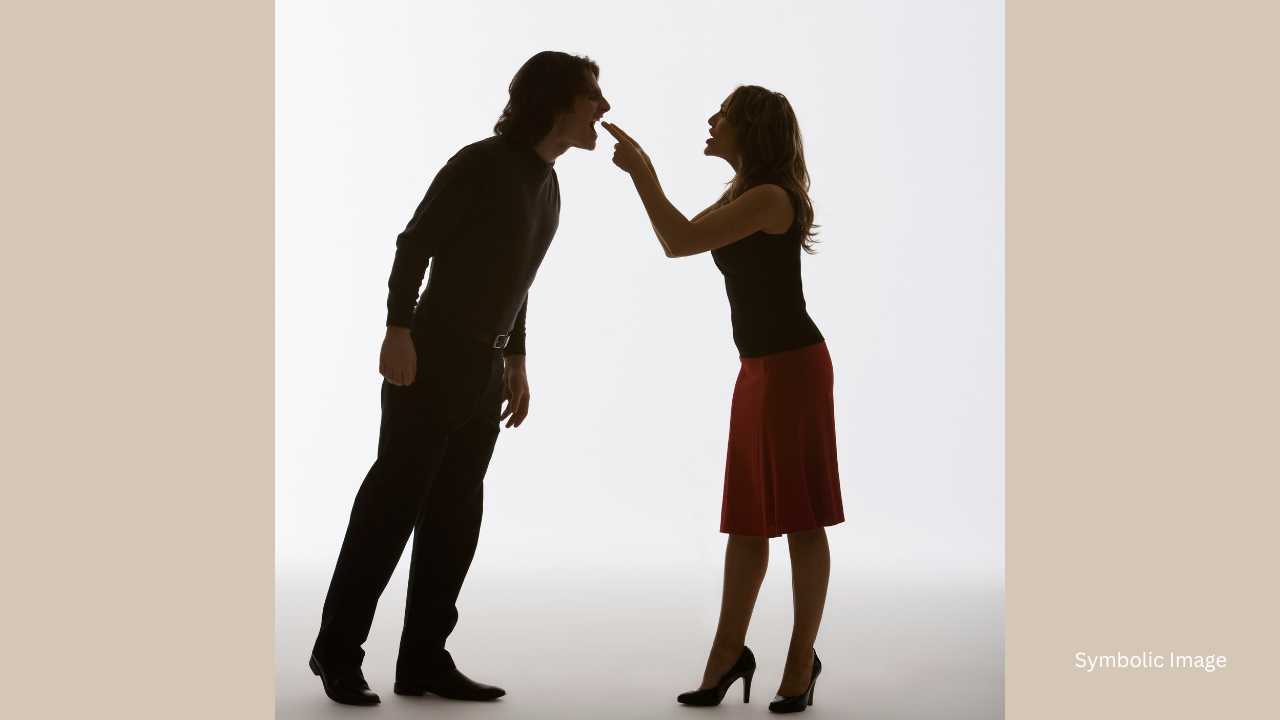 woman-lady-man-married-hasband-wife-couple-quarrel-fight-argument-hate