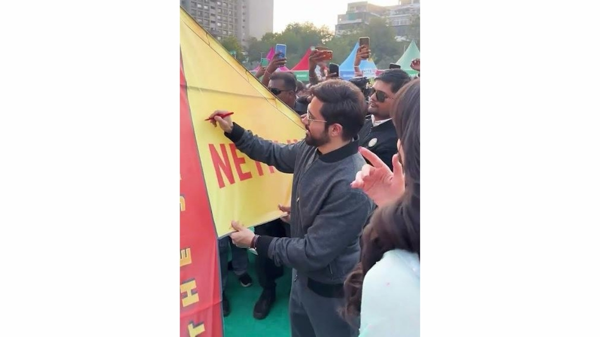 FROM AIRPORTS TO OPEN SKIES: EMRAAN HASHMI & TASKAREE CAST TOUCH DOWN AT UTTARAYAN IN AHMEDABAD-PNN