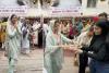 Nimrat Kaur Visits Gurudwara on Guru Nanak Jayanti, Distributes Prasad