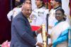 Surat: President Droupadi Murmu honors Nilesh Mandalewala, the 'Organ Man of India', with Padma Shri