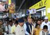 Surat: Grand welcome for Nilesh Mandalewala, the 'Organ Man of India', at Surat Airport