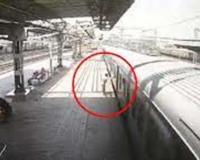 Young Man Dies in Attempt to Board Moving Train at Surat Railway Station