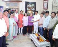 BJP Officials Honor Padma Shri Awardees in Surat