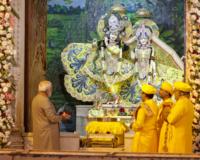 Modi becomes first PM to visit Krishna Janambhoomi temple