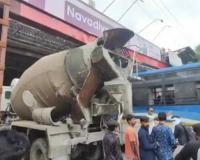 Surat : Cement Mixer Truck Causes Major Traffic Jam on Varachha Road