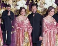 Riteish Deshmukh Wins Hearts with Gentlemanly Gesture at Manish Malhotra’s Diwali Party