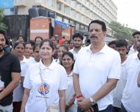 Successful Beach Clean-Up Drive at Juhu Beach Organized by PS Foundation