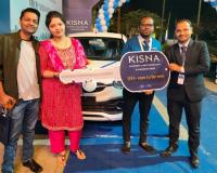 Shopping draw proves lucky, homemaker Ronak wins car on KISNA Jewellery lucky draw