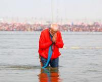 PM Narendra Modi Takes Holy Dip at Triveni Sangam During Mahakumbh 2025 in Prayagraj