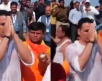 Akshay Kumar Takes Holy Dip at Mahakumbh, Praises Uttar Pradesh CM Yogi Adityanath's Efforts