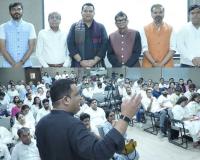 Surat: Session on Vastu Shastra at Chamber of Commerce Emphasizes Health and Financial Balance