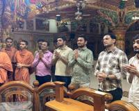 Surat: A Unique Confluence of Devotion and Service at Swaminarayan Gurukul with Floral Decorations for Thakorji