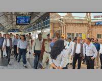 Vadodara: General Manager of Western Railway Ramashray Pandey Inspects Vadodara Station