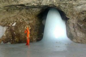 Amarnath Yatra begins, first batch of pilgrims leave for cave shrine