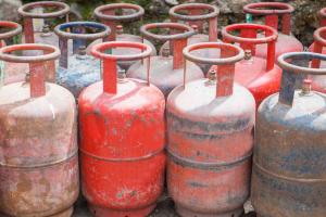A ship carrying 20,000 tons of LPG has crossed the Hormuz Strait and reached Gujarat