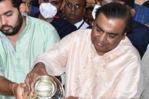 Mukesh Ambani celebrates Mahashivratri at Somnath Temple; donates Rs 1.51cr