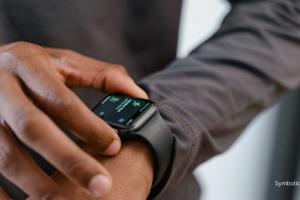 Global smartwatch sales likely to see 17% growth in 2024