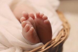 J'khand: 4-day-old baby dies after policeman steps on him during raid