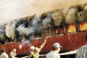 Godhra train burning case: SC grants bail to 8 convicts, declines pleas of 4 others