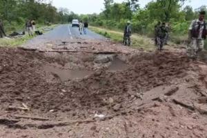 Maoist violence revisits Chhattisgarh's Dantewada, 11 killed 
