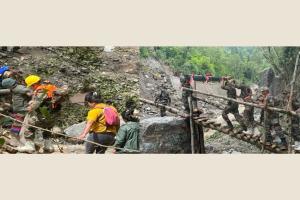 Army rescues 300 more stranded tourists in Sikkim