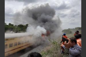 Fire breaks out in Falaknuma Express, major tragedy averted 