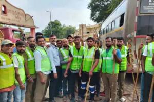 Surat Municipal Corporation Takes Charge of Post-Flood Cleanup in Ankleshwar