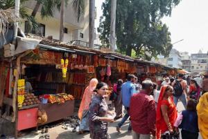 Surat : Navratri boon for small traders near Mataji temple