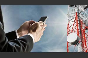 Sanjay Leela Bhansali's Major Decision: Ban on Mobile Phones on the Set of Love and War