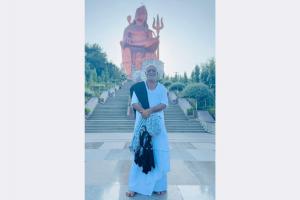 Morari Bapu visits world’s tallest 369 feet Shiva statue in Nathdwara