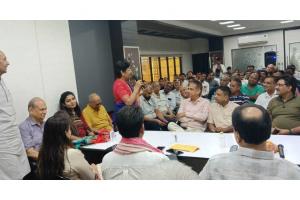 Surat Mercantile Association Holds 174th Weekly Meeting