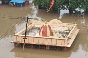 Surat : Annual Flooding Angers Sania Hemad Villagers