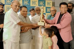 Bharat Mahan – Dr Mohammed Khan receives grand felicitation in his hometown