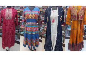 Surat : Offline Clothing Business Struggles as Digital Commerce Expands Rapidly