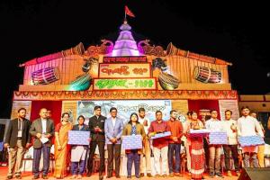 Vedanta Felicitates Young Achievers at ‘Ghumura’ Festival; Aluminium Stall Shines at Kalahandi Utsav