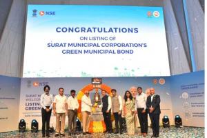 Chief Minister Shri Bhupendra Patel rings the bell at Mumbai National Stock Exchange to list Surat Municipal Corporation’s Certified Municipal Green Bond