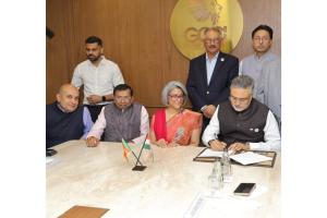 The Ceylon Chamber of Commerce and Gujarat Chamber of Commerce & Industry Sign MoU