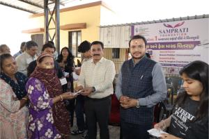 Empowering Frontline Heroes: Samprati Foundation Distributes Protective Gear to Surat’s Safai Veers