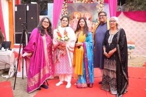 Renowned Artists Nikunj Kamra Ji and Arushi Gambhir Perform Rasmay Sankirtan at Mrs. Rajni Kapoor’s 75th Birthday