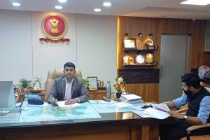Collector reviews water and sanitation projects in Rajkot district