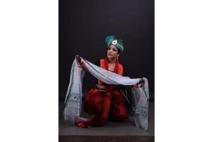 Manipuri dancer returns to Manipur to distribute US-raised aid for IDPs