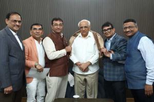 Surat: Chamber presents to Chief Minister on industry issues, emphasizes relief schemes and gas supply