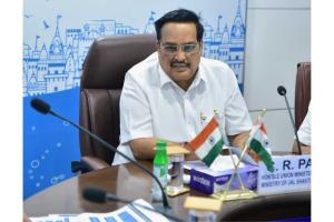 Surat: Union Minister C.R. Patil's Major Decision, Will No Longer Use Pilot and Escort Cars