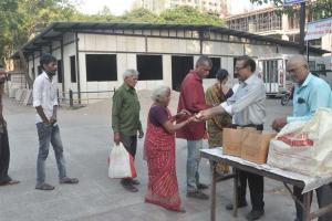 Surat: Service activities for patients' families in the Civil Hospital premises, breakfast distribution on the first day of Adhik Maas