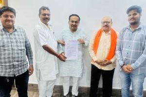 Demand for Daily Train Services Amid Growing Crowds in Surat-Udhna