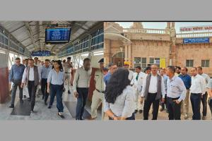 Vadodara: General Manager of Western Railway Ramashray Pandey Inspects Vadodara Station