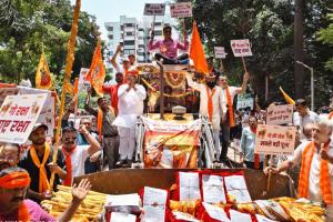 Massive Crowd in Surat for 'Gau Mata' to be Declared 'Rashtra Mata