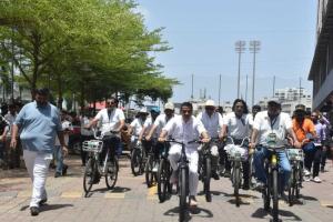 Surat: Grand Bicycle Rally Held on World Environment Day, Promoting Environmental Protection and Fuel Conservation